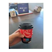 25 Adet 8 oz Kapaklı Karton Bardak Seti - Modern Kırmızı Siyah Tasarım